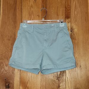 GAP 4" Inseam Khaki Casual Shorts, Size 00, Light Green
